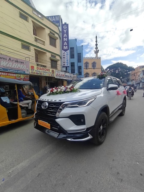 Fortuner Wedding Car Decoration in Hyderabad