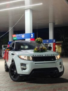 Range Rover decorated with flowers for a wedding in Hyderabad